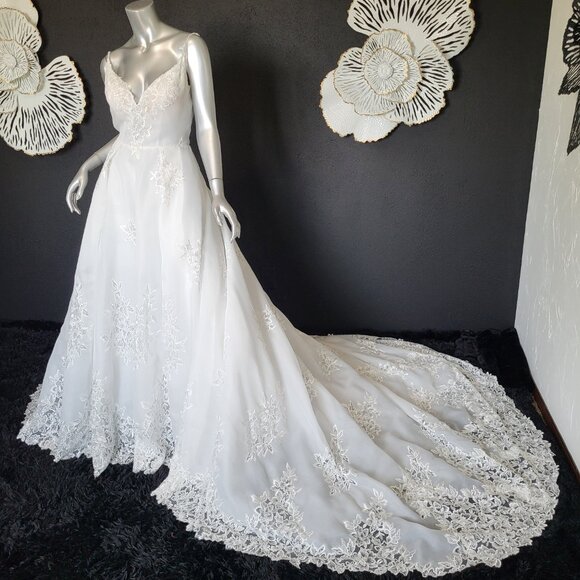 NWT~$2899~CALLA BLANCHE~8/10~IVORY LACE EMBROIDERED BALL GOWN WEDDING DRESS - Picture 9 of 16